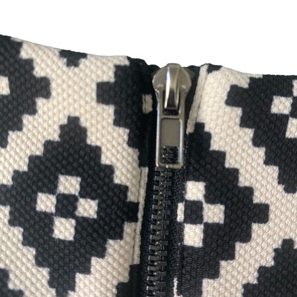 THML Dress Womens Medium Black Cream Midi Knit 3/4 Sleeve Textured Print Ladies - Picture 6 of 16